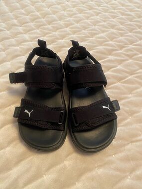 puma Black sandals ladies size 7